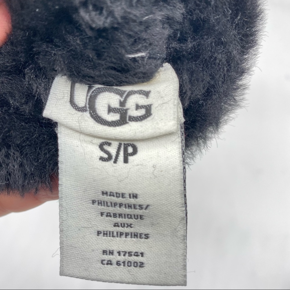 UGG Women’s Black Shearling Seamed Tech Gloves NWT - Picture 4 of 12